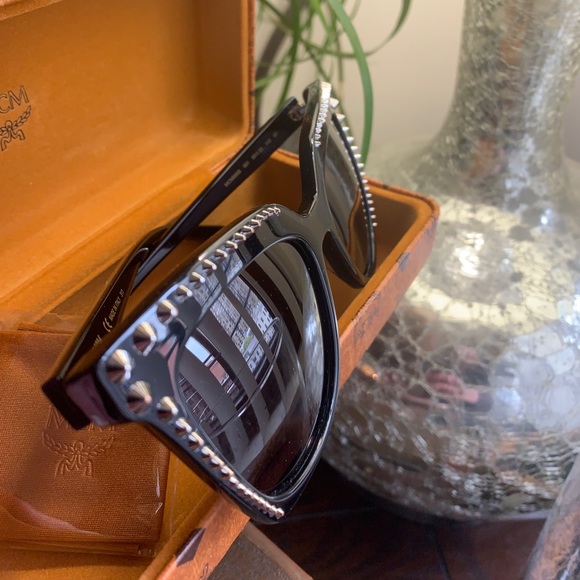 Authentic MCM 55 Cat eye Acetate studs sunglasses - Picture 3 of 8